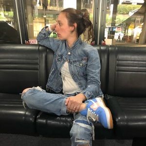 Meet your Posher, Lauren